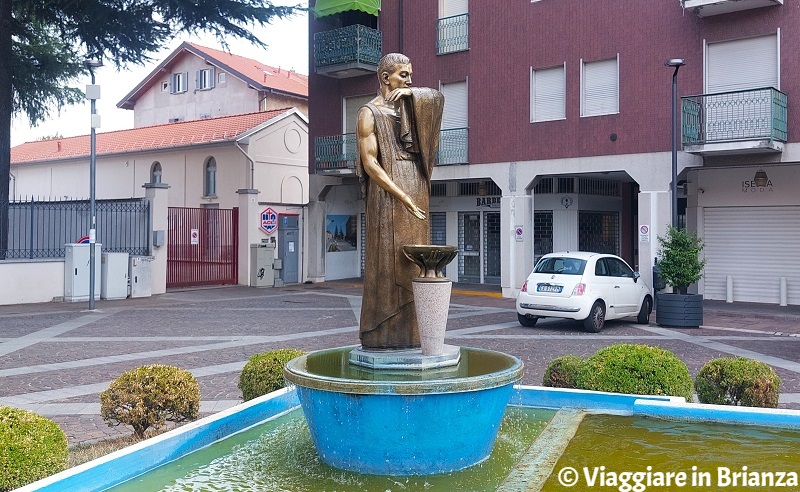 Cosa vedere a Meda, la Statua del Donatore di Sangue