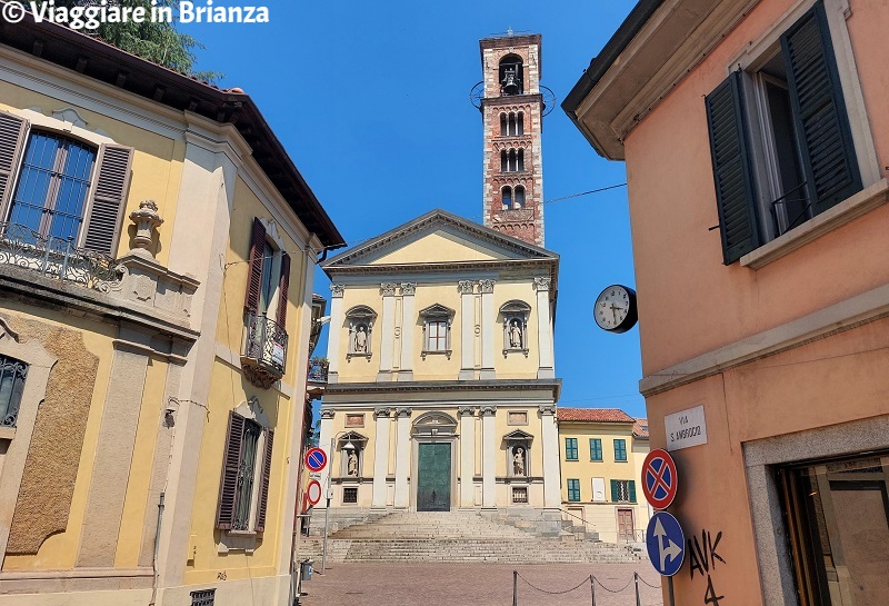 La facciata della chiesa di Carate