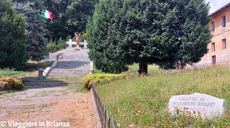 Meda, il Monumento ai Caduti in piazza Vittorio Veneto 