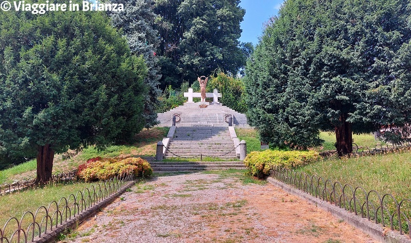 Il Monumento ai Caduti della Prima Guerra Mondiale nel centro storico di Meda